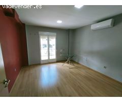 Tu nuevo despacho en Granada: reformado, exterior y junto al metro
