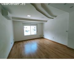 Tu nuevo despacho en Granada: reformado, exterior y junto al metro