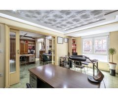 Magnífico piso de 200 m² ubicado junto a Plaza Trinidad ideal para vivir o para invertir.
