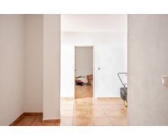 Local comercial en C/ Parras (Alfacar) totalmente instalado