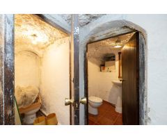 Cueva en el Sacromonte con magnífica ubicación.