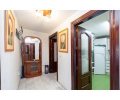 Piso en venta en calle Santa Clotilde, junto a Hipercor, con plaza de garaje