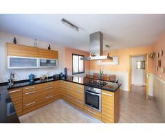 Chalet independiente de 4 dormitorios en Nuevo Jun. Seminuevo