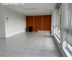 Apartamento, oficina, o local para uso comercial