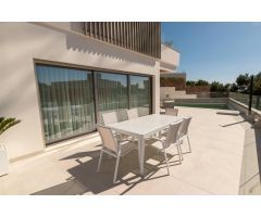 VILLA A POCOS PASOS DEL MAR EN UN ENTORNO ÚNICO