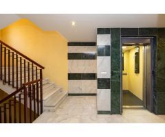 Amplio piso VPO de 3 dormitorios y con garaje y trastero en La Chana