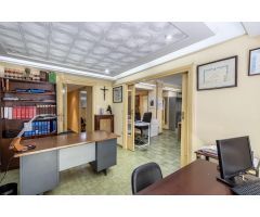 Magnífico piso de 200 m² ubicado junto a Plaza Trinidad ideal para vivir o para invertir.
