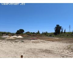 VENTA DE UN CONJUNTO DE TRES PARCELAS UNIFICADAS SITUADAS A 1 KILÓMETRO DE LA PLAYA OLIVA NOVA !!