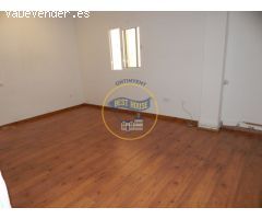 OPORTUNIDAD DE LOCAL COMERCIAL EN CALLE MUY CÉNTRICA DE SAN JOSÉ