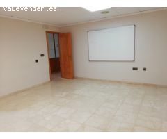 OFICINA EN CARRETAS. ACONDICIONADA.