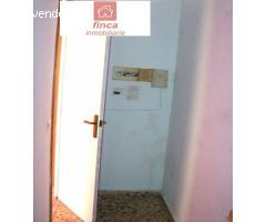 ALQUILER LOCAL COMERCIAL EN MONTIJO CENTRICO, DE ESQUINA, ESCAPARATE, AIRE ACONDICIONADO