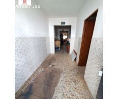 MONTIJO, VIVIENDA EN VENTA PARA REFORMAR AMPLIA, CON MUCHAS POSIBLIDADES, LUMINOSA, ZONA TRANQUILA