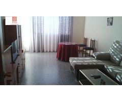 MONTIJO, VENTA PISO  AMUEBLADO, LUMINOSO, AIRE EN SALÓN, CERCA DE COLEGIOS E INSTITUTOS