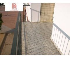 MONTIJO, VENTA PISO  AMUEBLADO, LUMINOSO, AIRE EN SALÓN, CERCA DE COLEGIOS E INSTITUTOS
