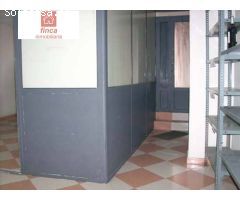 MONTIJO VENTA LOCAL  A DOS CALLES