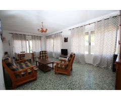Chalet con piscina en Cabo Roig. Verano