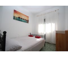 Chalet con piscina en Cabo Roig. Verano