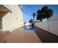 Chalet independiente en Cabo Roig