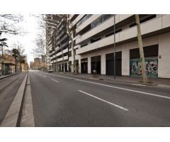 Locales En Venta Con Rentabilidad en Av. Diagonal, Sant Martí/Barcelona