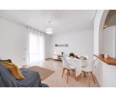 Apartamento de dos dormitorios en residencial con piscina
