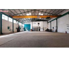 Industrial Madrid presenta esta gran nave industrial en venta.