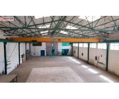 Industrial Madrid presenta esta gran nave industrial en venta.