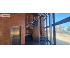 NAVE INDUSTRIAL A LA VENTA  EN ZONA DE GRAN CRECIMIENTO COMERCIAL