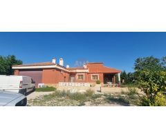 Se vende chalet en la Urbanización Aguacampada