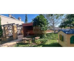 Se vende chalet en la Urbanización Aguacampada