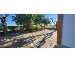 SE VENDE PARCELA CON CASA, 3 DORMT. 1BAÑO, PISCINA, BARBACOA, GARAJE, ARBOLES, CERCA DE LA PULGOSA