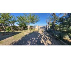 SE VENDE PARCELA CON CASA, 3 DORMT. 1BAÑO, PISCINA, BARBACOA, GARAJE, ARBOLES, CERCA DE LA PULGOSA