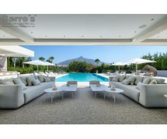 Villa Independiente en Venta en Marbella, Málaga