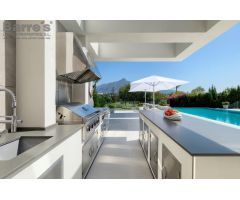 Villa Independiente en Venta en Marbella, Málaga