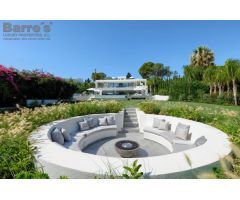 Villa Independiente en Venta en Marbella, Málaga