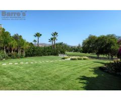 Villa Independiente en Venta en Marbella, Málaga