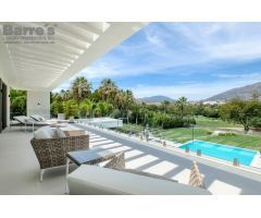 Villa Independiente en Venta en Marbella, Málaga