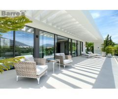 Villa Independiente en Venta en Marbella, Málaga