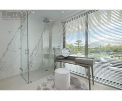 Villa Independiente en Venta en Marbella, Málaga