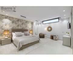 Villa Independiente en Venta en Marbella, Málaga