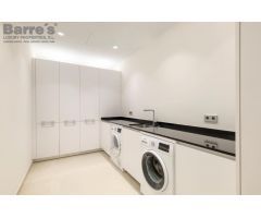 Villa Independiente en Venta en Marbella, Málaga
