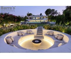 Villa Independiente en Venta en Marbella, Málaga