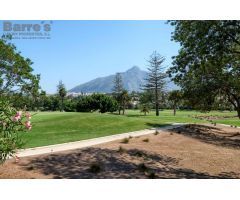 Villa Independiente en Venta en Marbella, Málaga