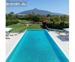 Villa Independiente en Venta en Marbella, Málaga