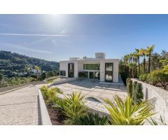 Villa Independiente en Venta en Marbella, Málaga