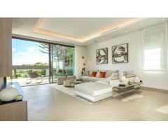 Villa Independiente en Venta en Marbella, Málaga