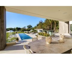 Villa Independiente en Venta en Marbella, Málaga