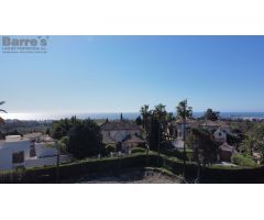 Chalet Pareado en Venta en Marbella, Málaga