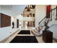 Villa Independiente en Venta en Benahavís, Málaga
