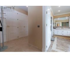 Villa Independiente en Venta en Benahavís, Málaga