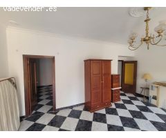 ¡Oportunidad única en pleno casco histórico! Vivienda amplia y luminosa para reformar a tu gusto